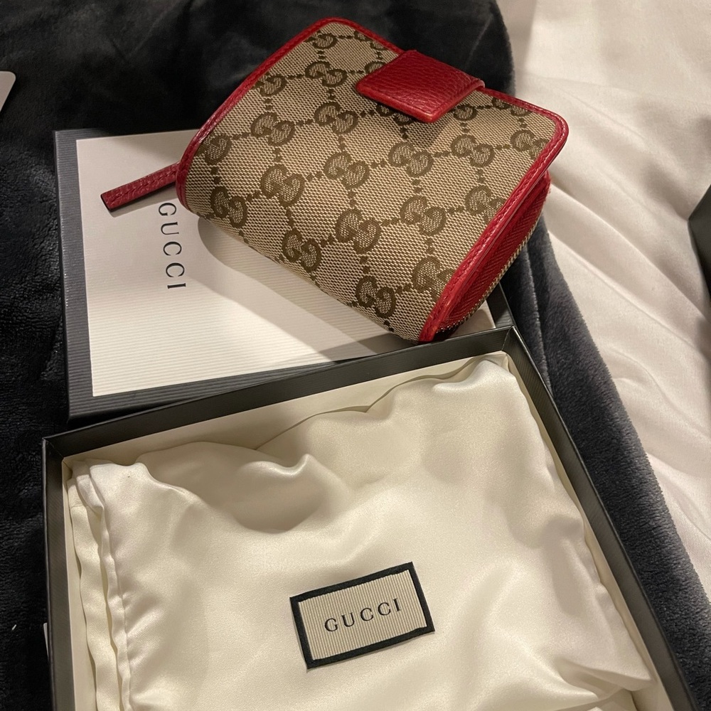 Gucci wallet